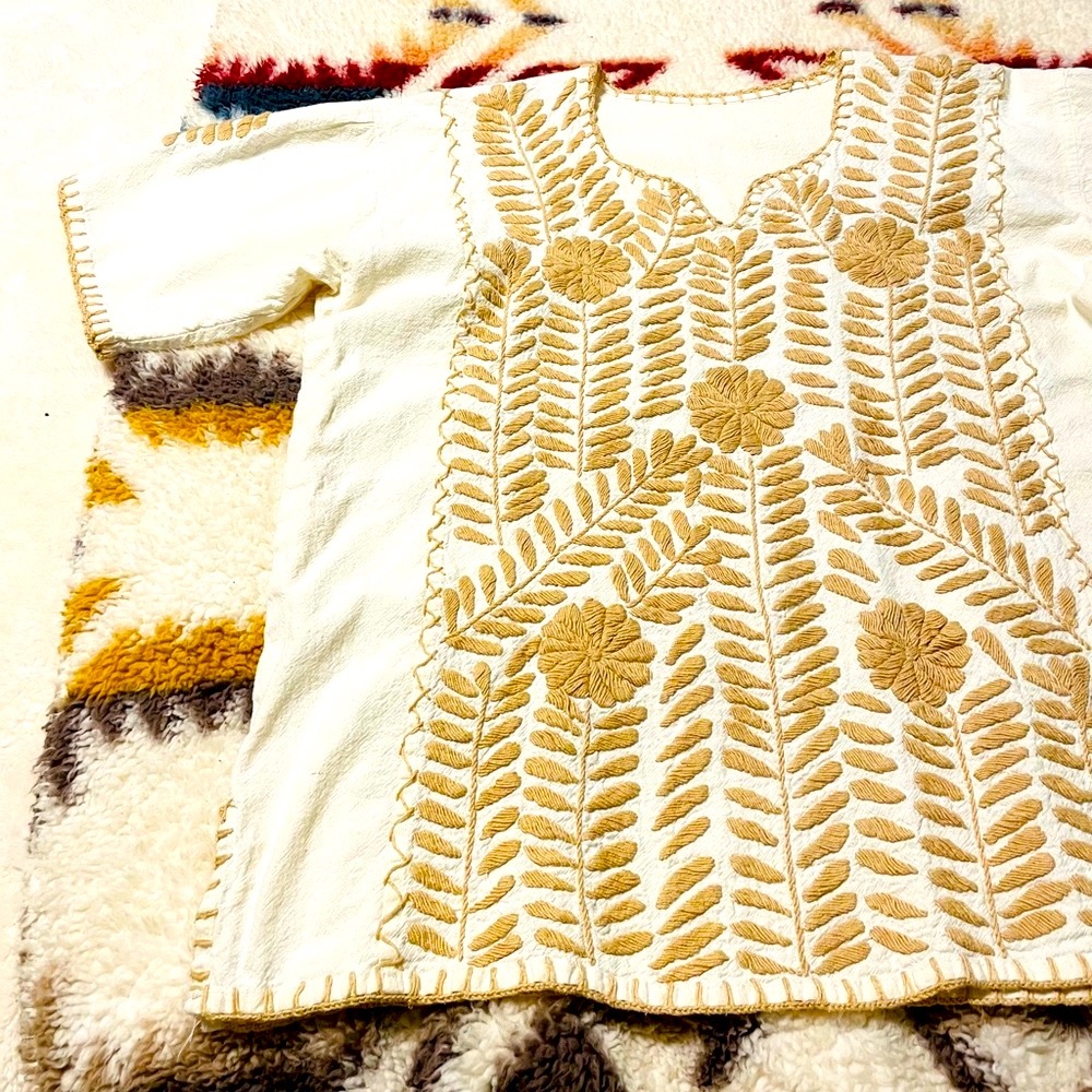 Women’s Handmade Mexican Embroidered Shirt